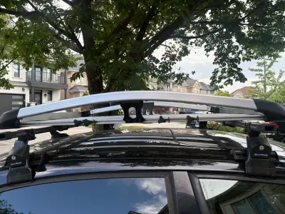 Roof rack and adjustable cross bar for sale.(Universal fit) Specs & Features:Compatibility: ✴️ Fits...