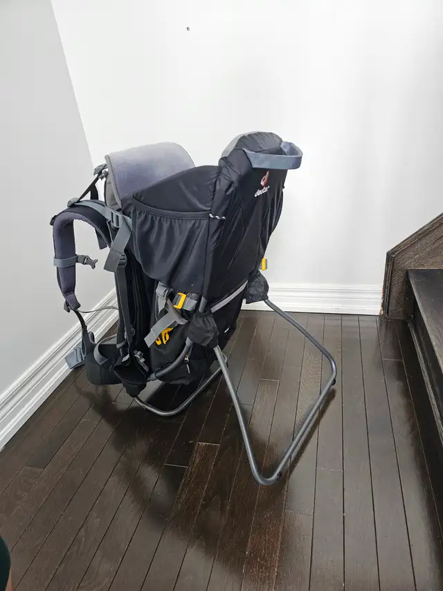 Deuter Kid Carrier Backpack – Excellent Condition in Strollers, Carriers & Car Seats in Markham / York Region - Image 3