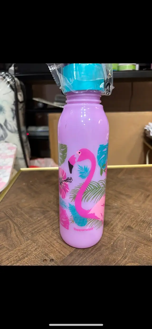 Tupperware water bottle - BRAND NEW62865712244227122