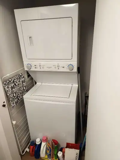 Laveuse/ secheuse Frigidaire, View more