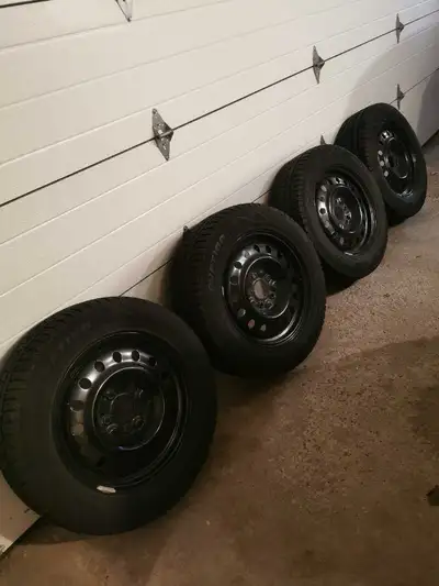 Rim X44753 17 x 6.5 ET 40 Bolt pattern 5x127 Hub bore 71.5 4 Ovation Tires W586