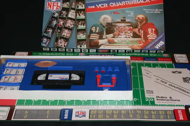 THE VCR NFL QUARTERBACK BOARD GAME NEAR MINT VERIFIED COMPLETE