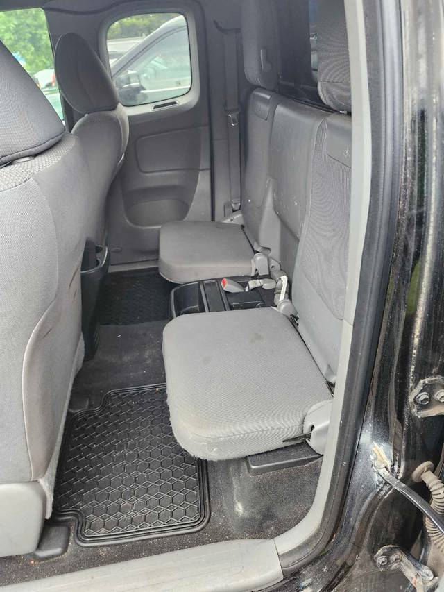 Toyota tacoma 2015 in Cars & Trucks in Gatineau - Image 3