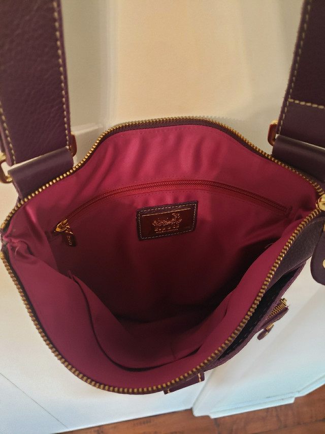 Roots Village Venetian purse in Women's - Bags & Wallets in Norfolk County - Image 4