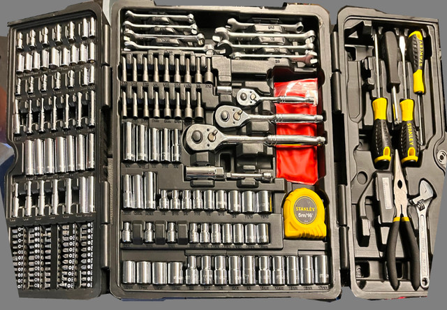 Professional Grade Socket and Tool Sets dans Outils à main  à Burnaby/New Westminster - Image 2