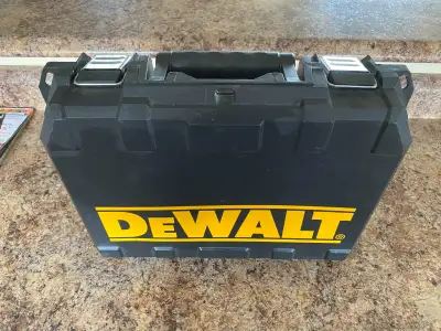 DEWALT 8 Amp 3/8-inch Variable Speed Reversing Mid-Handle Drill, View more