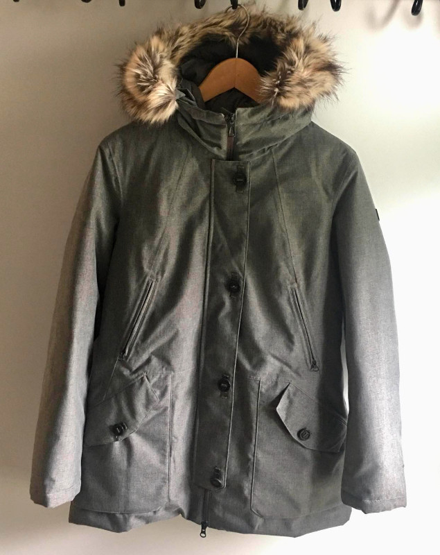 Manteau d'hiver North Face dans Femmes - Hauts et vêtements d'extérieur  à Longueuil/Rive Sud