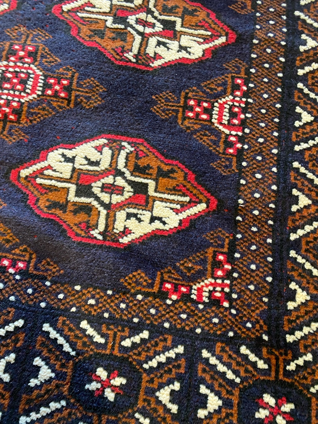 Persian rug 9-1”x6-8” in Rugs, Carpets & Runners in Bedford - Image 2