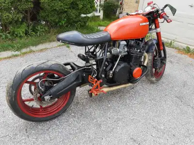 Downsizing my collection and this one needs to go... It has suspension rims and brakes from ZX10 wit...