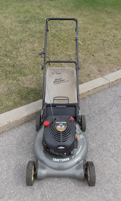 Tondeuse à gazon CRAFTSMAN équipée d’un moteur Briggs & Stratton, View more