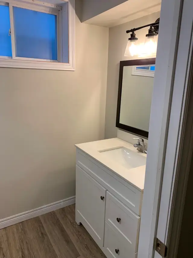 Quiet, legal basement bedroom for rent in Room Rentals & Roommates in Guelph - Image 4