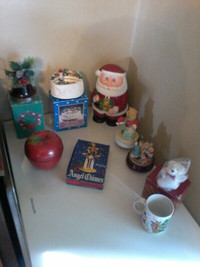 Christmas decor/ornaments/musical, separate or package,some vtg.
