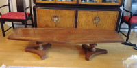 Vielle table de salon en  bois avec vitre  de protection