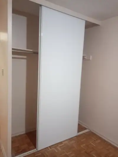 Room for rent in a 2 bedroom apartment