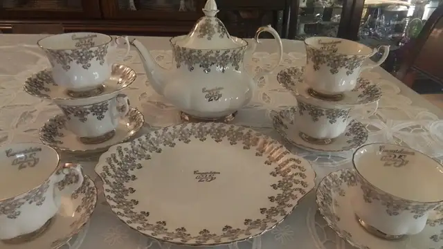 BONE CHINA TIER TIDBIT PLATE STAND 25TH ANNIVERSARY ROYAL ALBERT63804731996675123