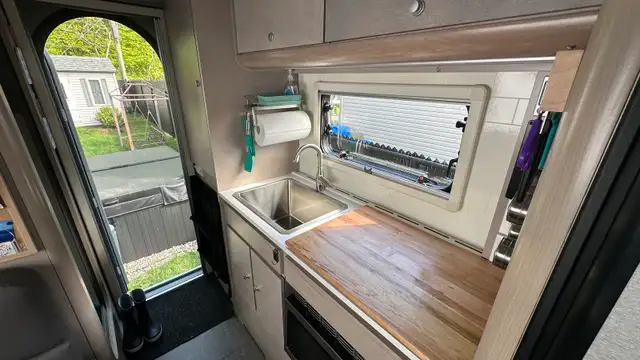 Cirrus 820 in RVs & Motorhomes in Laval / North Shore - Image 5
