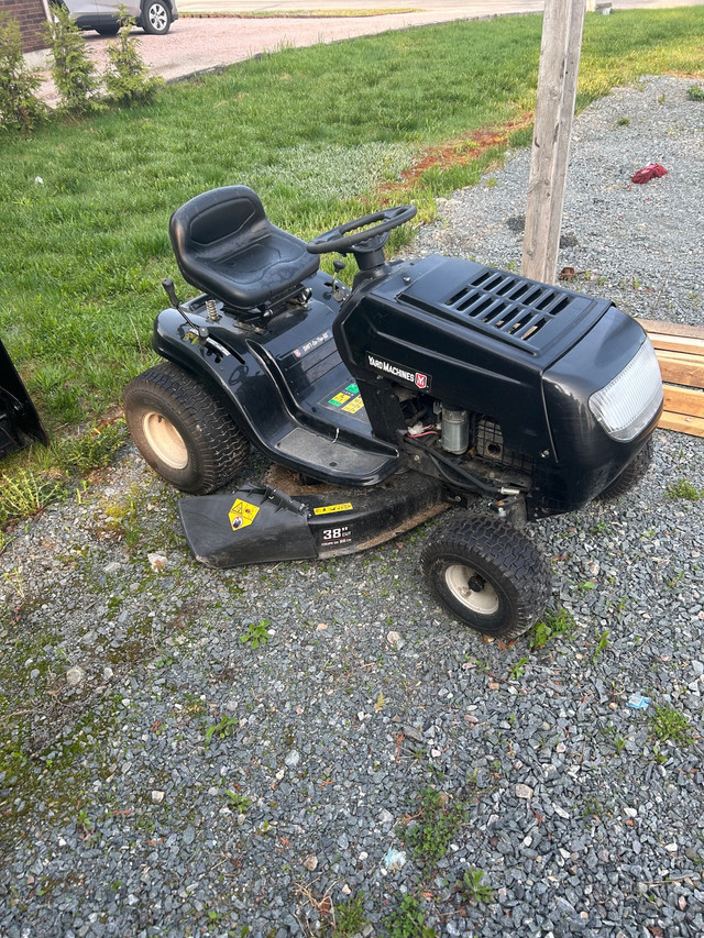Lawn Tractor 38 inch cut with accessories Lawnmowers & Leaf Blowers Sudbury Kijiji