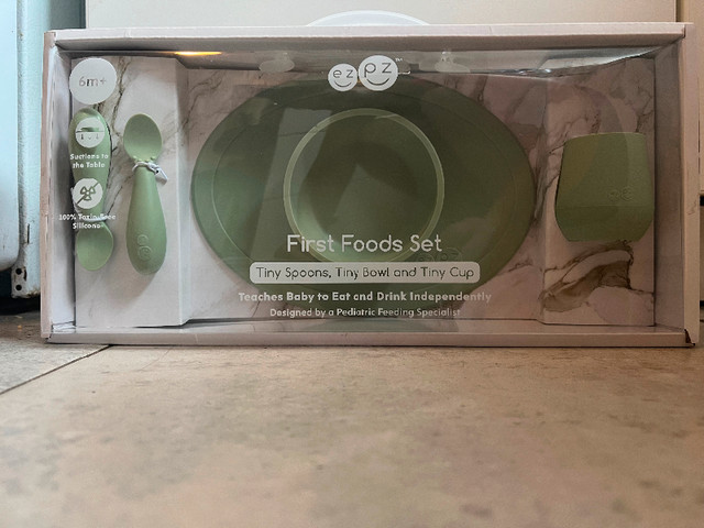 ezpz First Foods Set for baby + BONUS GIFT 4-18 months old dans Nourriture et chaises hautes  à Ville de Montréal