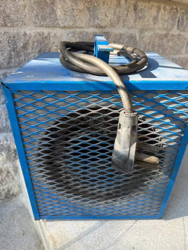 Chaufferette portative Stanley 4800W/240V in Heating, Cooling & Air in West Island - Image 2