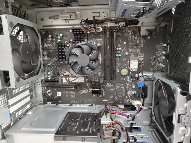 Alienware Aurora R14 Desktop Ryzen 5 5600X 16GB 1TB NVMe - NOGPU in Desktop Computers in City of Toronto - Image 8