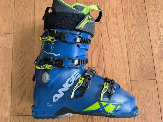 Lange XT120 Free alpine touring boots in Ski in Ottawa - Image 4