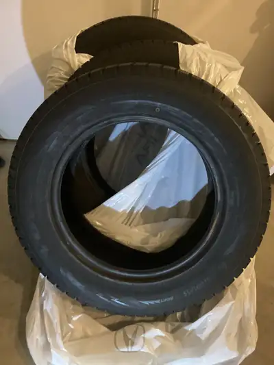 3 Toyo Observe GSI-6 LS studless winter tires. Size: 235/65R17. Used just one season.