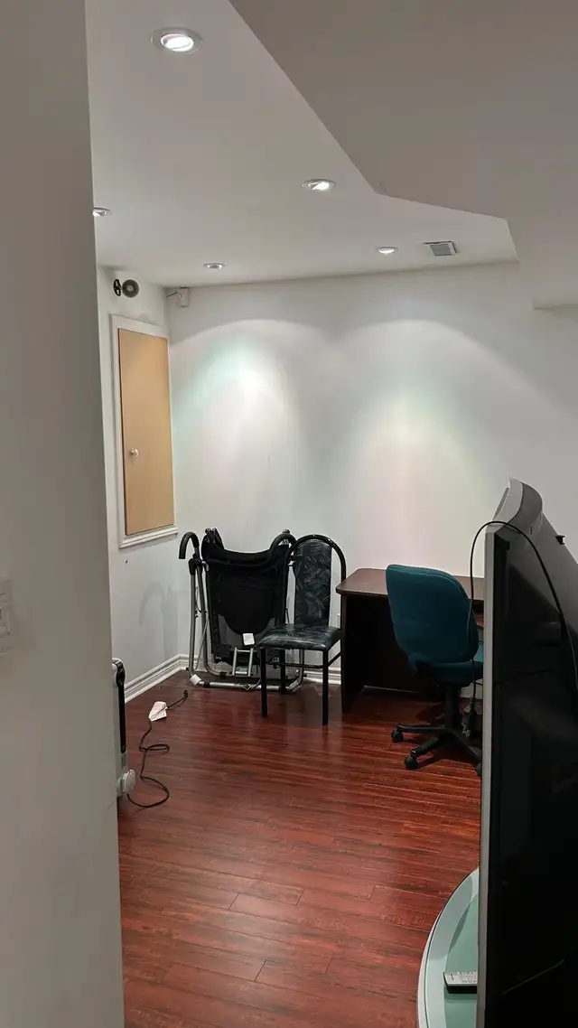 Bright & Spacious 2-Bedroom Walkout Basement – Markham $2,100 in Long Term Rentals in Markham / York Region - Image 11