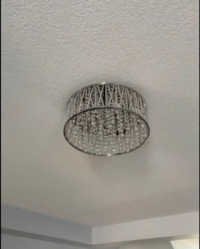 Ceiling light fixture in Indoor Lighting & Fans in Kitchener / Waterloo - Image 4