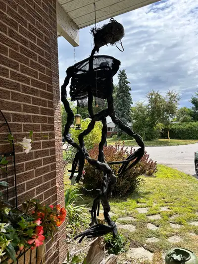 8-10 foot ghoul