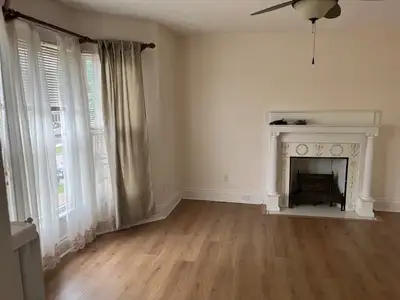 Clean Studio Apt. near Gage Park
