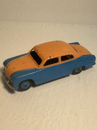 Dinky Toys Meccano Vintage #170 Ford Sedan D5