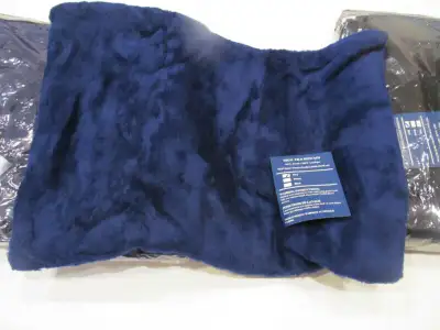 PILLOW SHAMS, PILLOW CASES, THICK PILE ***LOT OF 5*** NEW ****, View more