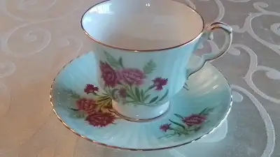 ROYAL WINDSOR BONE CHINA MINT CUP SAUCER - CARNATIONS - ENGLAND, View more
