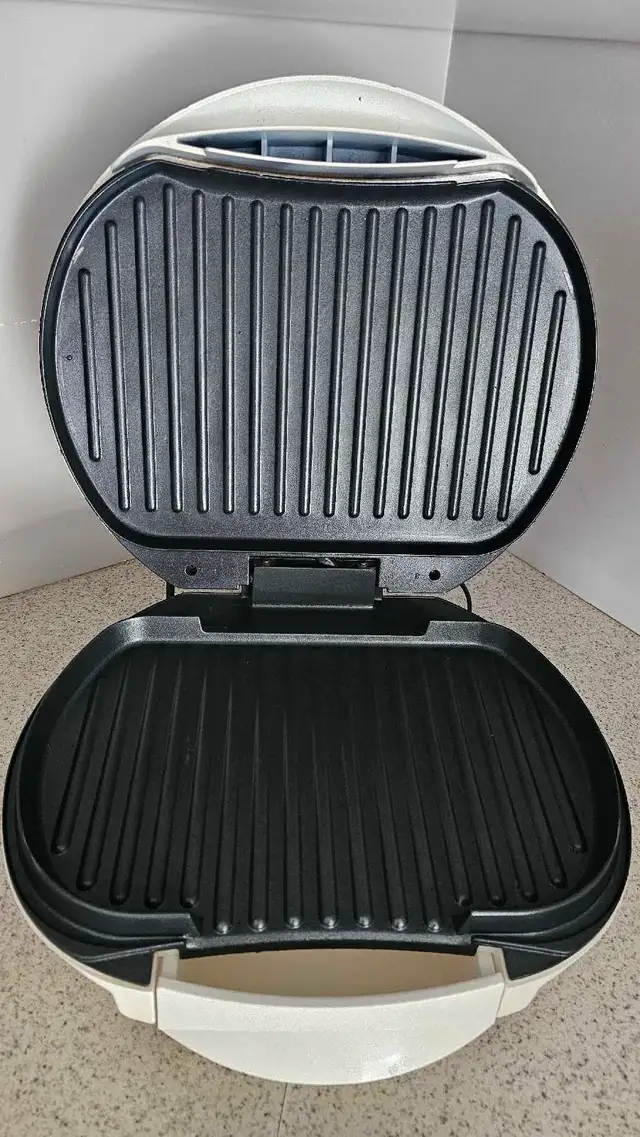 George Foreman Grill in Stoves, Ovens & Ranges in Moncton - Image 7