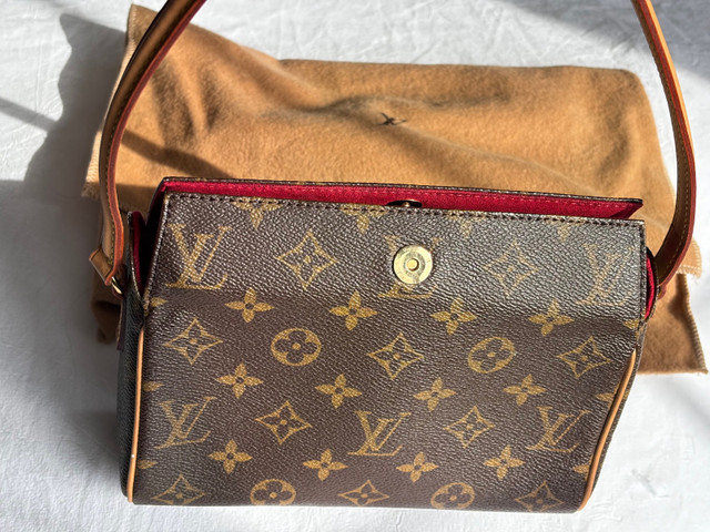 Authentic Louis Vuitton recital handbag - mint condition  in Women's - Bags & Wallets in Calgary - Image 4