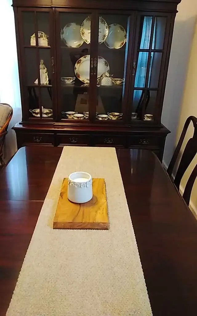 Mahogany Table 6 chairs + 2 Leafs & Buffet Hutch63654759118467124