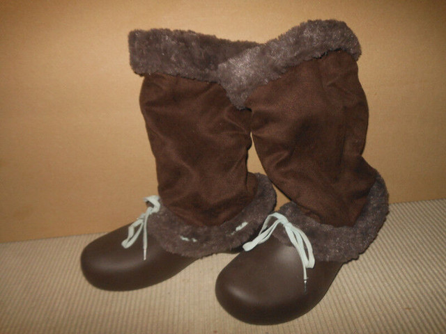 crocs  winter boots dans Femmes - Chaussures  à Ville de Montréal - Image 4