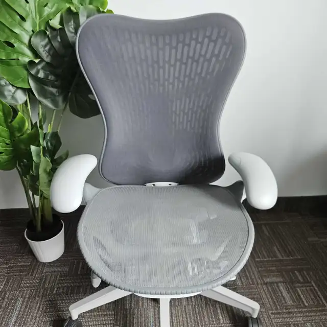 Herman miller mirra 2 ergonomic office chair FREE DELIVERY in Chairs & Recliners in City of Toronto - Image 4