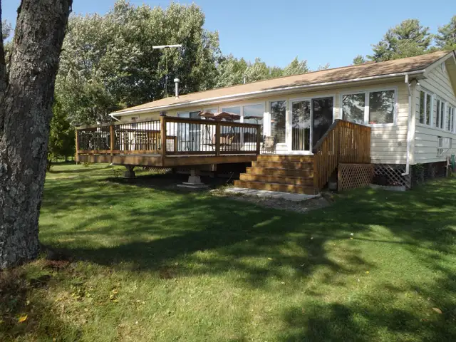 Large waterfront property, West Arm of Lake Nipissing