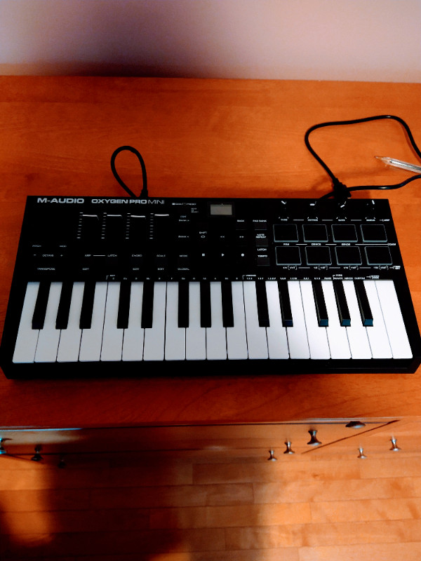 M-Audio Oxygen pro mini 32 keys | Pianos & Keyboards | Ottawa | Kijiji