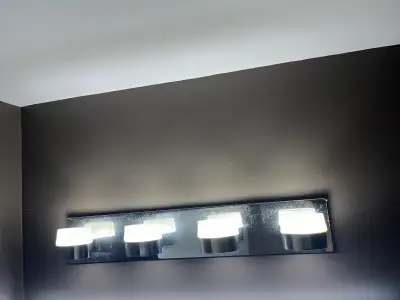 Vanity light with led bulbs. Have extra bulbs to be included as well