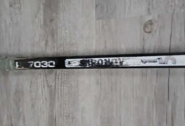 Autographed game used Dimitri Mironov Hockey stick in Arts & Collectibles in City of Toronto - Image 4