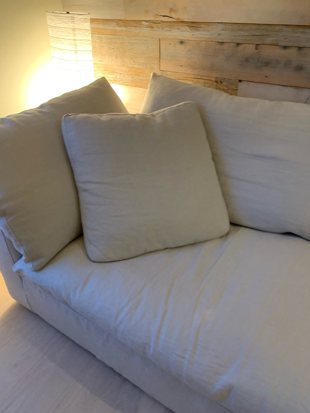 restoration hardware cloud couch in Couches & Futons in Chilliwack - Image 2