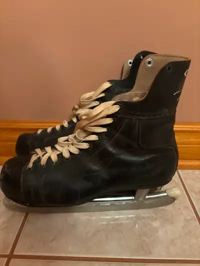 Vintage CCM Men’s Skates Bobby Hull, View more