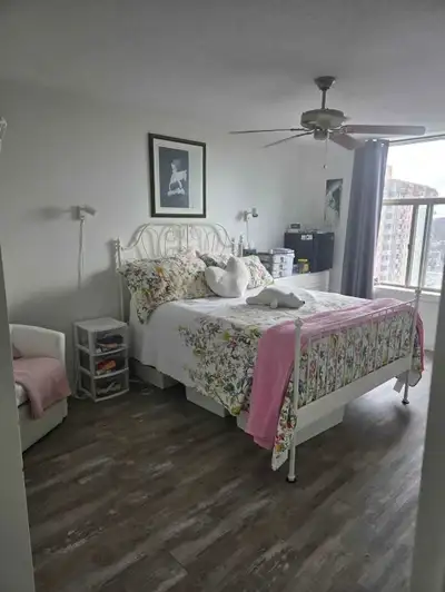 Looking for Female to share with female... 2SLGBTQI+ friendly Rent from Oct 2026 to June 2027 –possi...