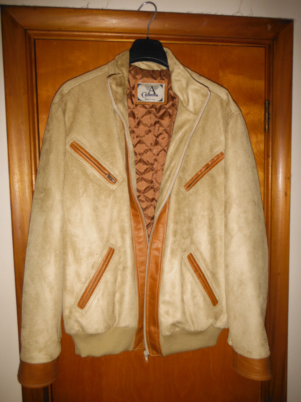 New Vintage Armani Collezioni Suede Jacket - Large in Men's in Markham / York Region - Image 4
