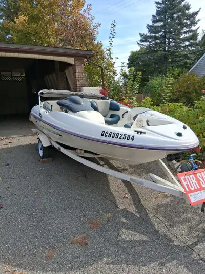 Get ready to make waves with this 1997 Sea-Doo Challenger 1800, a sleek and powerful boat that's rea...