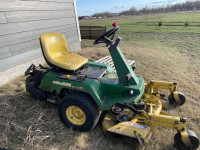 John Deere F525 front mount mower