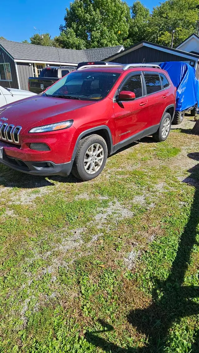 2015 jeep cherokee ( for parts only) 418,000kms