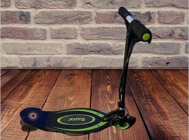 RAZOR ELECTRIC SCOOTER FOR AGES 8 AND ABOVE in Other in Oshawa / Durham Region - Image 3